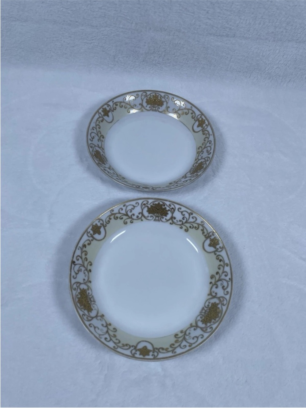 LOT OF 2 Meito China CRESCENT 7 3/4” Cereal/Soup Bowls Gold Hand Painted Japan